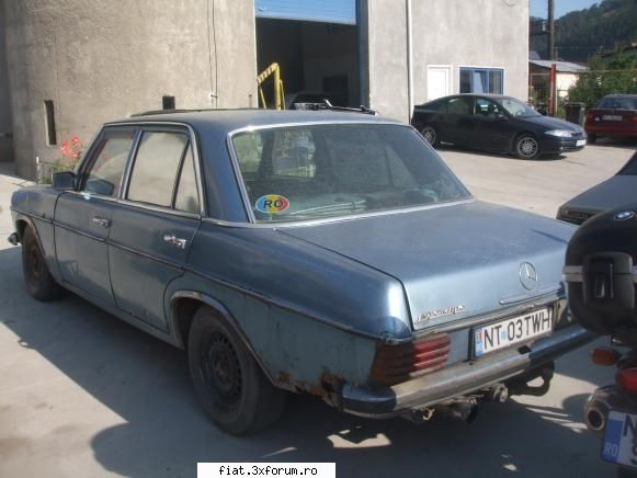 Frumuseti surprinse in trafic - Adrian - Classic corner