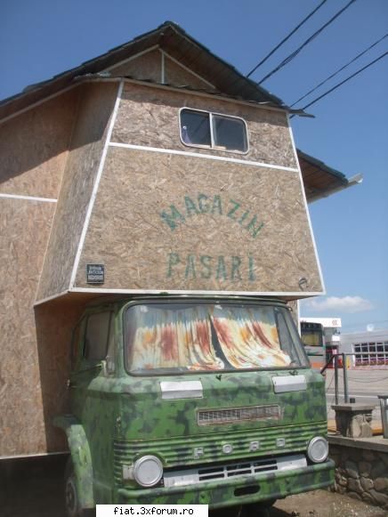 Frumuseti surprinse in trafic - Adrian - Classic corner