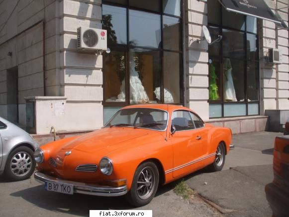 Frumuseti surprinse in trafic - KG superb in Bucuresti - Classic corner