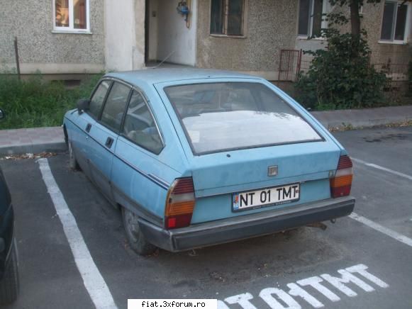 Frumuseti surprinse in trafic - Erau masini frumoase, mult mai faine decat - Classic corner