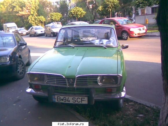 Frumuseti surprinse in trafic - Trecem acum la acest renault 16 tot in zona - Classic corner