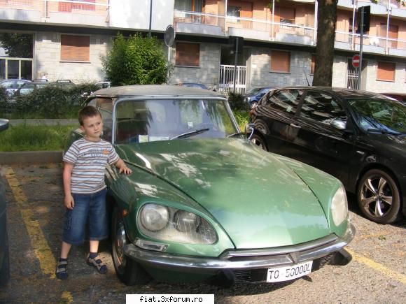Frumuseti surprinse in trafic - juniorul cu citronel :D - Classic corner