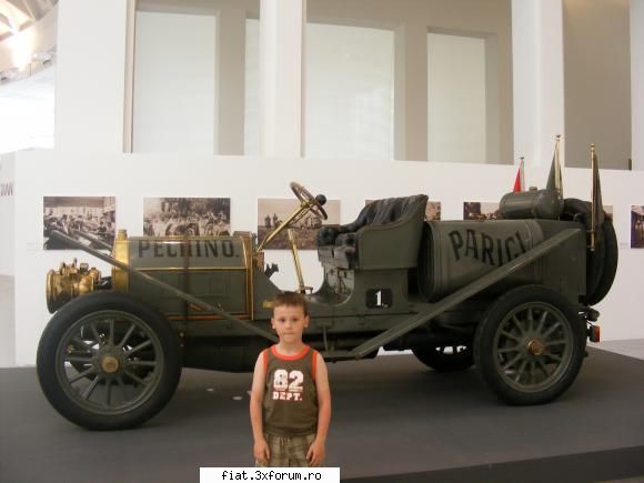 Frumuseti surprinse in trafic - am uitat ce marca e - Classic corner
