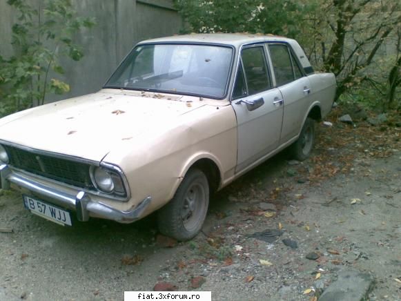 Frumuseti surprinse in trafic - un ford undeva pe langa peco mol de pe ramnicul - Classic corner