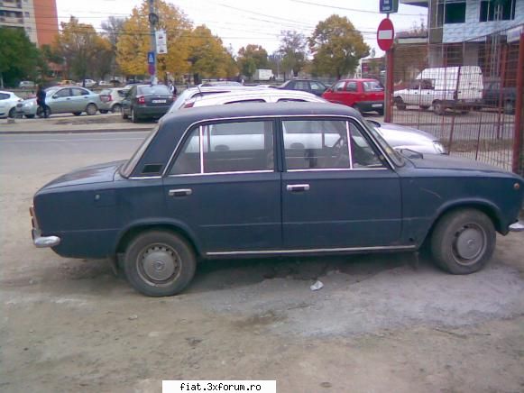 Frumuseti surprinse in trafic - Piese a gasit garla omul ca doar piese de lada se - Classic corner
