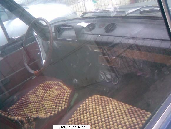 Frumuseti surprinse in trafic - si apoi interiorul - Classic corner