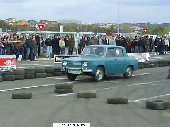 Frumuseti surprinse in trafic - Si 2 filme cu ea - Classic corner