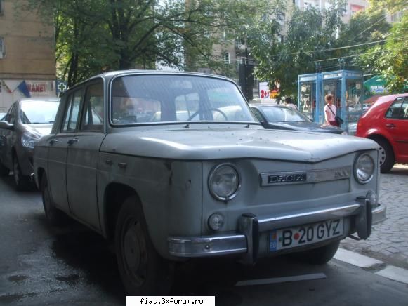 Frumuseti surprinse in trafic - Dacia 1100, Piata Amzei - Classic corner