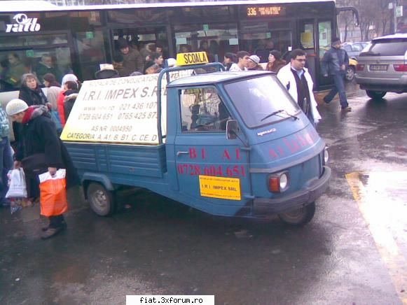 Frumuseti surprinse in trafic - Asa, si am mai vazut si trocariciul asta in piata - Classic corner