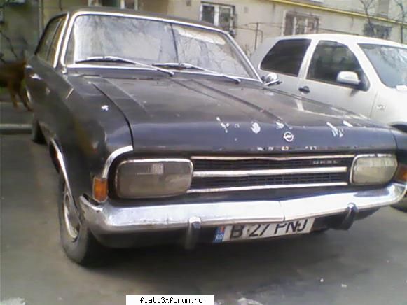 Frumuseti surprinse in trafic - Opel Rekord 1700 - complet original - Classic corner