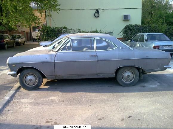 Frumuseti surprinse in trafic - jeri - Classic corner
