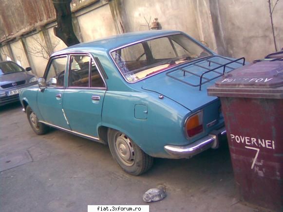 Frumuseti surprinse in trafic - Peugeotul asta sta de mai multa vreme intr-o - Classic corner