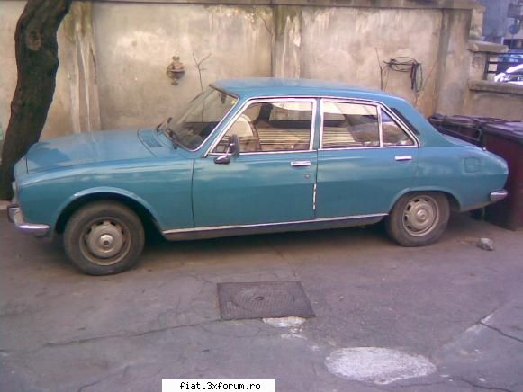 Frumuseti surprinse in trafic - Frumusica si destul de ingrijita masina - Classic corner