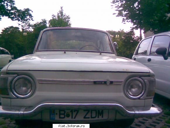 Frumuseti surprinse in trafic - Un alt reno 10, la Obor - Classic corner