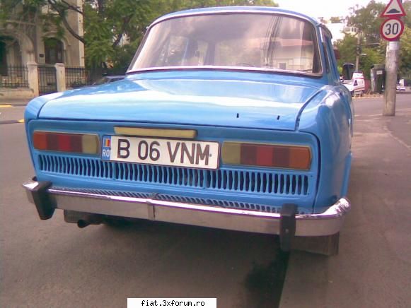 Frumuseti surprinse in trafic - Frumoasa culoarea, e vopsita proaspat - Classic corner
