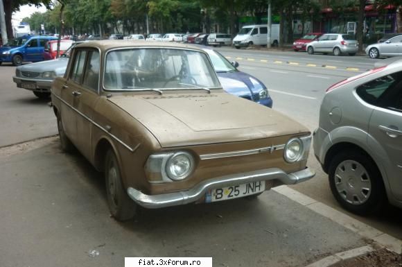 Frumuseti surprinse in trafic - In apropiere era o relicva din anii 60 - Classic corner
