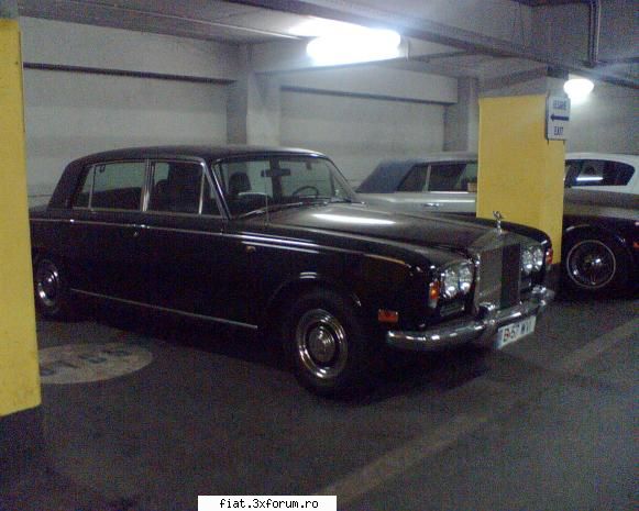 Frumuseti surprinse in trafic - "Frumoasele doamne" de la parkingul Unirea - Classic corner