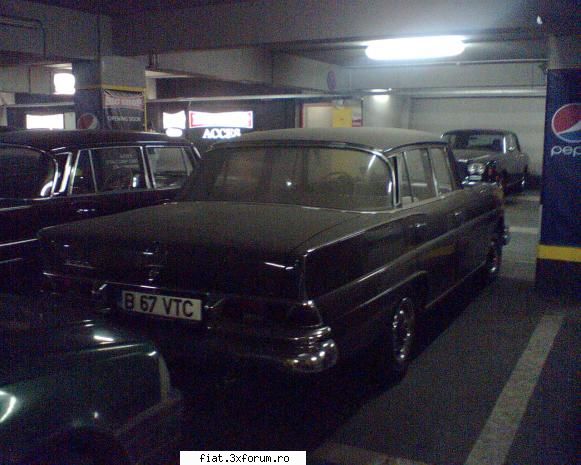 Frumuseti surprinse in trafic - si "fratele" lui geamăn - Classic corner