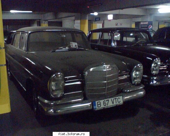 Frumuseti surprinse in trafic - ceva mai neglijat - Classic corner