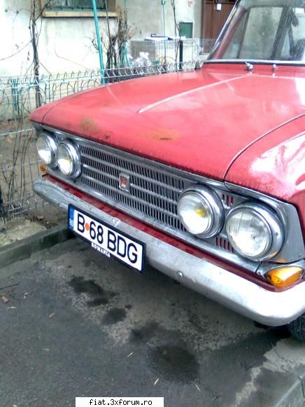 Frumuseti surprinse in trafic - si un detaliu arata bine - este prin Floreasca - Classic corner