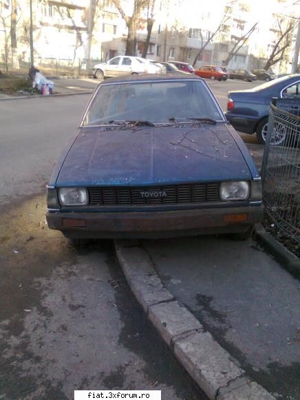 Frumuseti surprinse in trafic - si din fata - va dati seama sa te asezi pe locul - Classic corner
