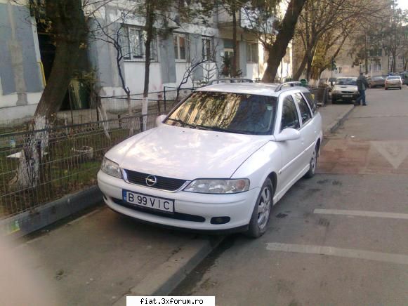 Frumuseti surprinse in trafic - si o poza mai in detaliu - am gresit nu asta - ca - Classic corner