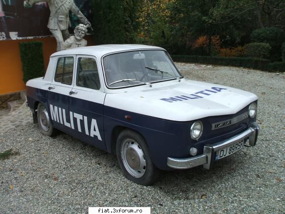 Frumuseti surprinse in trafic - la hotel RSR, la iesire din Craiova - Classic corner