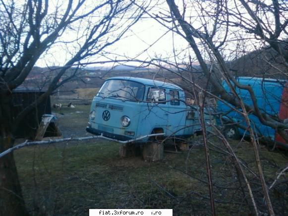 Frumuseti surprinse in trafic - T2 doka de vanzare vreo 200 euro daca intereseaza - Classic corner