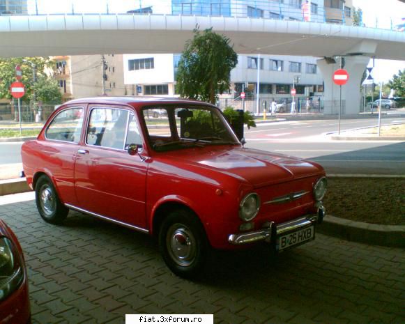 Frumuseti surprinse in trafic - Era astazi parcat sub podul Basarab - Classic corner