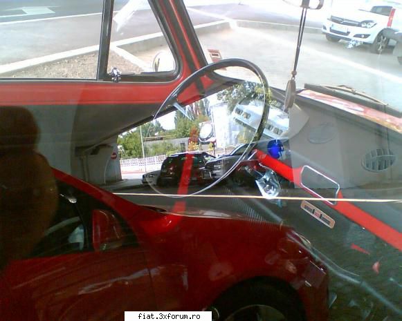 Frumuseti surprinse in trafic - IM-PE-CA-BIL! Felicitari posesorului! - Classic corner