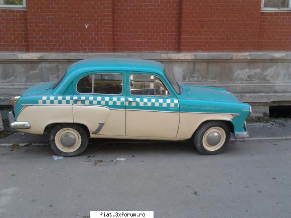 Frumuseti surprinse in trafic - Cea de mai sus a jucat rolul masinii securitatii - Classic corner
