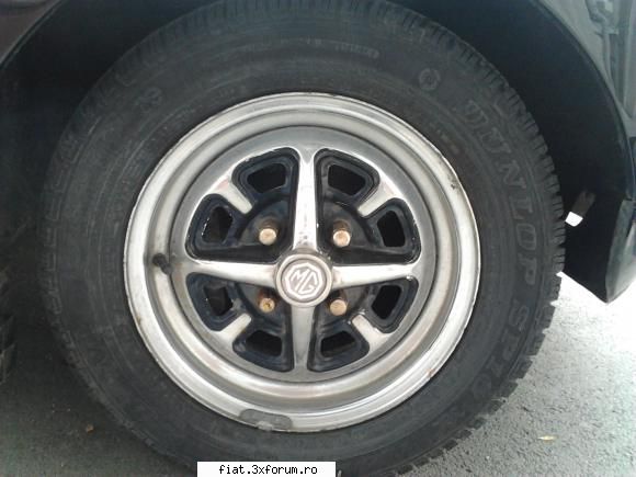 Frumuseti surprinse in trafic - Volan pe dreapta, numere de GB... in acelasi loc - Classic corner