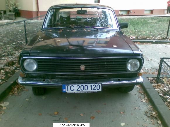 Frumuseti surprinse in trafic - O Volga cu numar de ambasada in Oraselul Copiilor - Classic corner