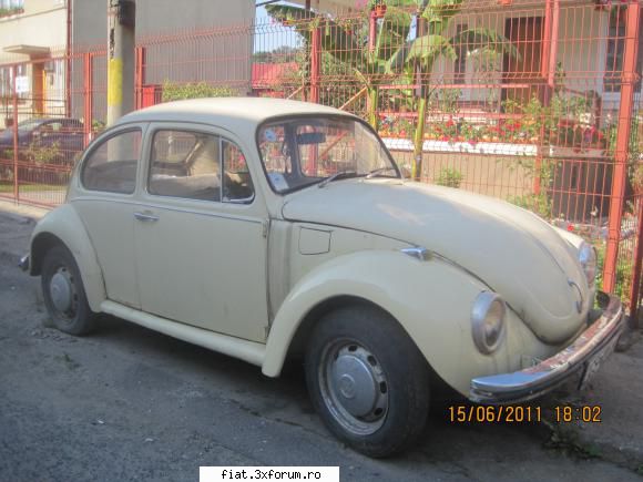 Frumuseti surprinse in trafic - o broasca VW care asteapta o soarta mai buna :( - Classic corner