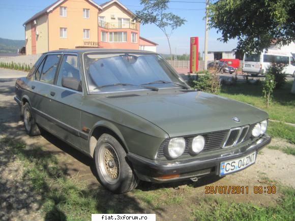 Frumuseti surprinse in trafic - yokomy - Classic corner