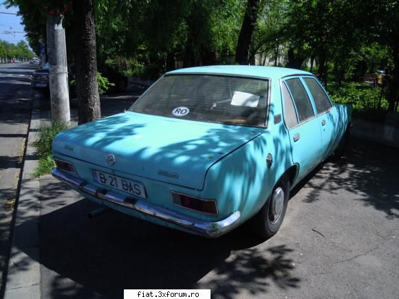 Frumuseti surprinse in trafic - nnn1310 - Classic corner