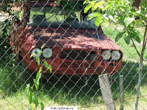 Frumuseti surprinse in trafic - Dacia 1304 prima serie - Classic corner