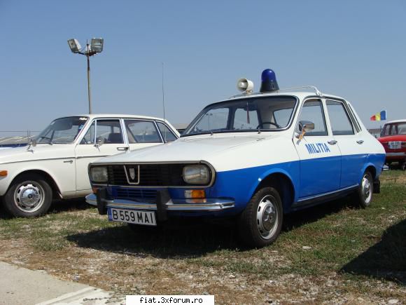 Frumuseti surprinse in trafic - Si celebra dacie pregatita pentru Militie - Classic corner