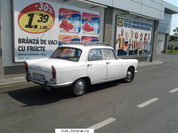 Frumuseti surprinse in trafic - Iar eu am vazut un Peugeot similar pe la Lidl - Classic corner