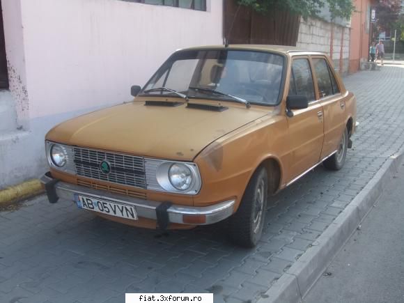 Frumuseti surprinse in trafic - Skoda 120 L fata - Classic corner
