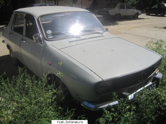 Frumuseti surprinse in trafic - batranica 1300 cu stema mare si scris UAP pe - Classic corner