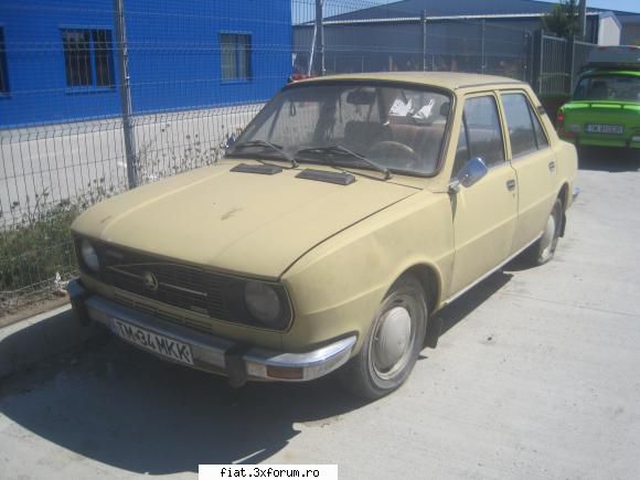 Frumuseti surprinse in trafic - skoda 120l cu multe embleme pe ea , de skoda din - Classic corner