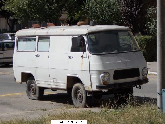 Frumuseti surprinse in trafic - fosta salvare TV - Classic corner