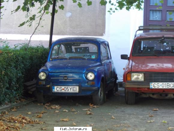 Frumuseti surprinse in trafic - fiat 600 statut de ceva vreme, are ceva desene pe - Classic corner