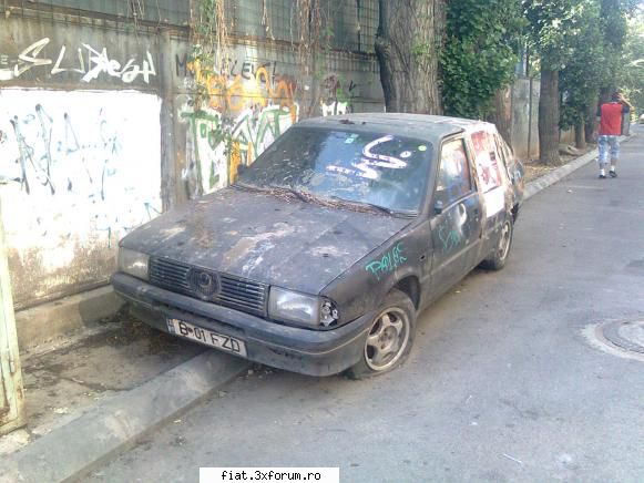 Frumuseti surprinse in trafic - adaug si eu o masina pe care bine o cunos, am - Classic corner