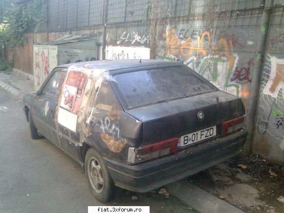 Frumuseti surprinse in trafic - iata si o poza din spate - Classic corner
