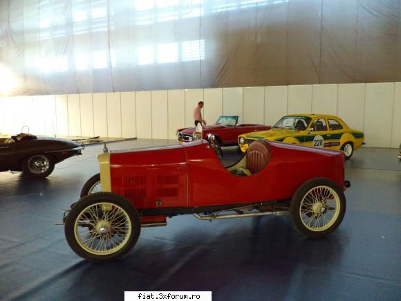 Frumuseti surprinse in trafic - De la Salonul Auto Bucuresti. Un Amilcar din - Classic corner