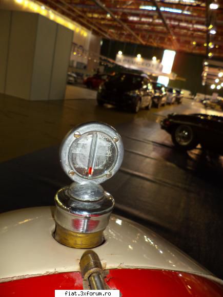 Frumuseti surprinse in trafic - Si indicatorul de temperatură la Amilcar - Classic corner