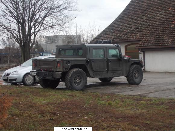 Frumuseti surprinse in trafic - o mare frumusete pentru mine , hummer tip vechi - Classic corner