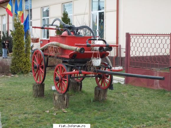 Frumuseti surprinse in trafic - ceva vechi de pompieri - Classic corner